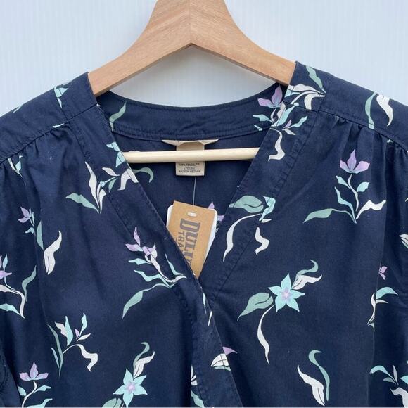NEW! Duluth Trading Company Tencel floral print wrap top size medium - Picture 3 of 12